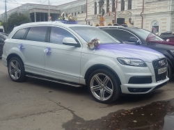 Audi Q7 (Белый)